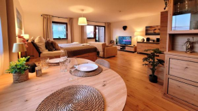 NEU Zentrales 50 qm Apartment mit Balkon Bergblick Gemütlich & Parkplatz inkl